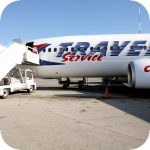 Samolot czeskich lini lotniczych Travel Service na lotnisku w Chanii
