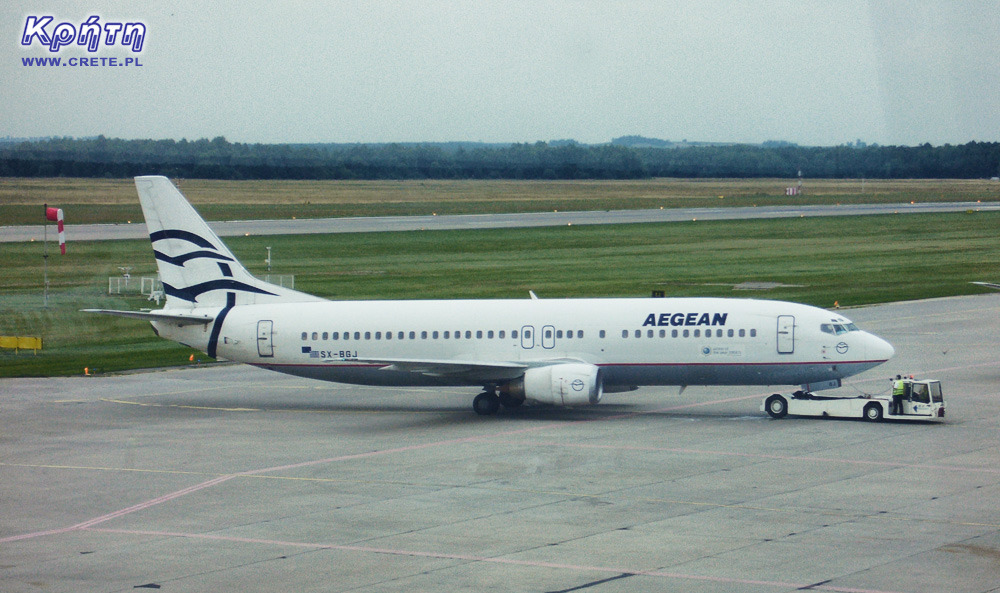 Boeing 737-400 in Aegean Airlines colors