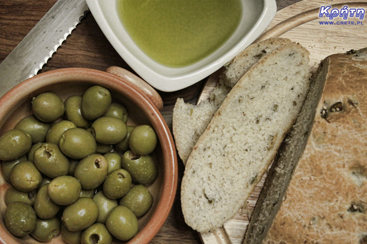 Bread with olives