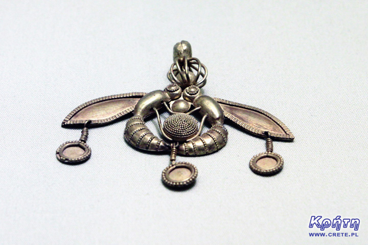 Pendant with bees
