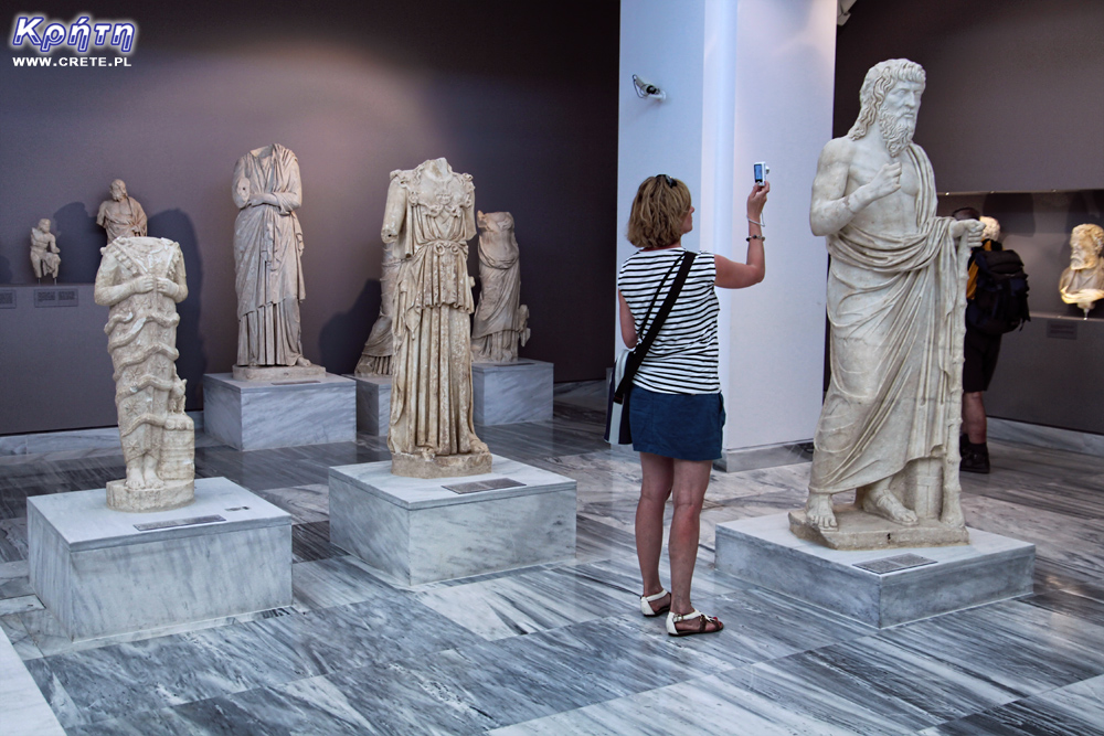 Change of working hours in museums and excavations in Crete