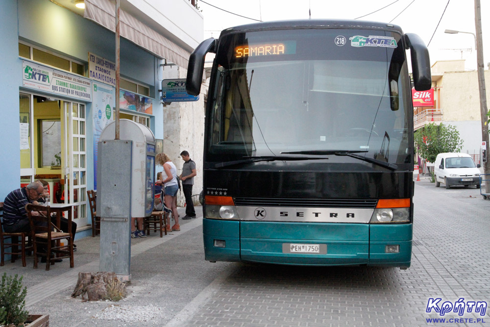 Dworzec autobusowy w Paleochorze - autobus do wąwozu Samaria