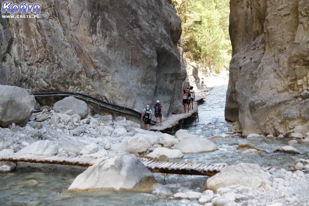 Trail through the Samaria Gorge