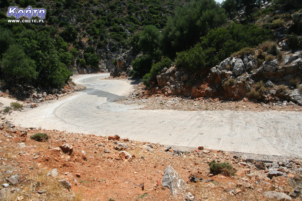 Road to the Gouvernetou monastery