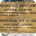 Lentas - miejscowość w cienu skały lwa