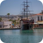 Port Wenecki i latarnia morska w Rethymno