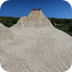 Komolithi - ziemne piramidy w miejscowości Potamida