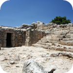 Wykopaliska archeologiczne w miejscowości Lato - widok na schody ceremonialne 