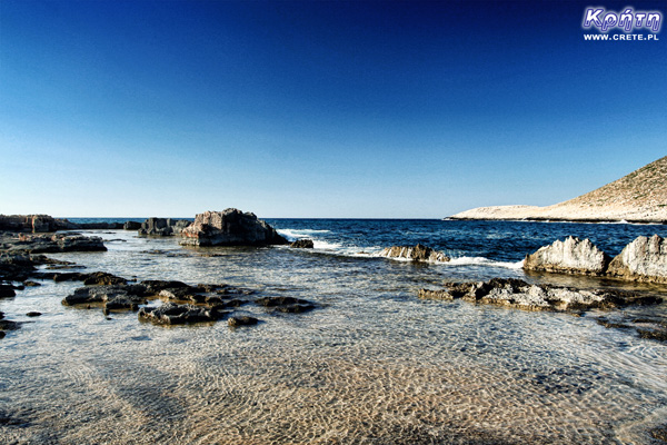 Dziki krajobraz wybrzeża w Stavros || Wild coastal landscape in Stavros