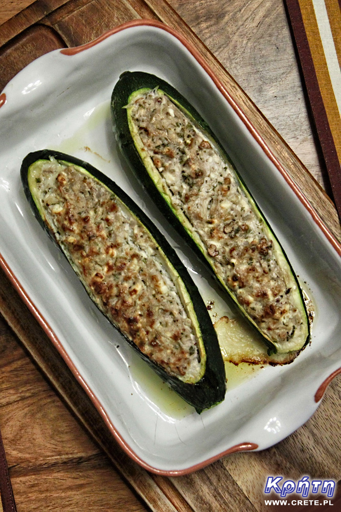 stuffed zucchini - Kolokithía gemistá