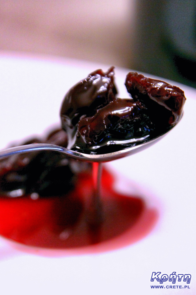 Cherries in syrup