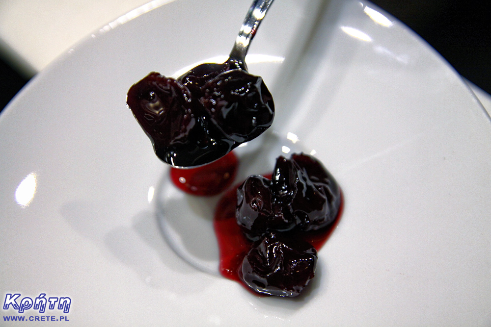 Cherries in syrup