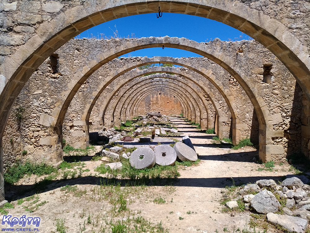 Agios Georgios - tłocznia oliwy oraz magazyny