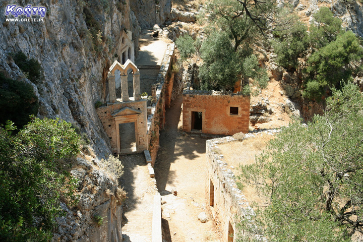 Die Straße nach Moni Katholiko