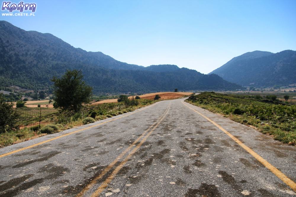 The road around Omalos