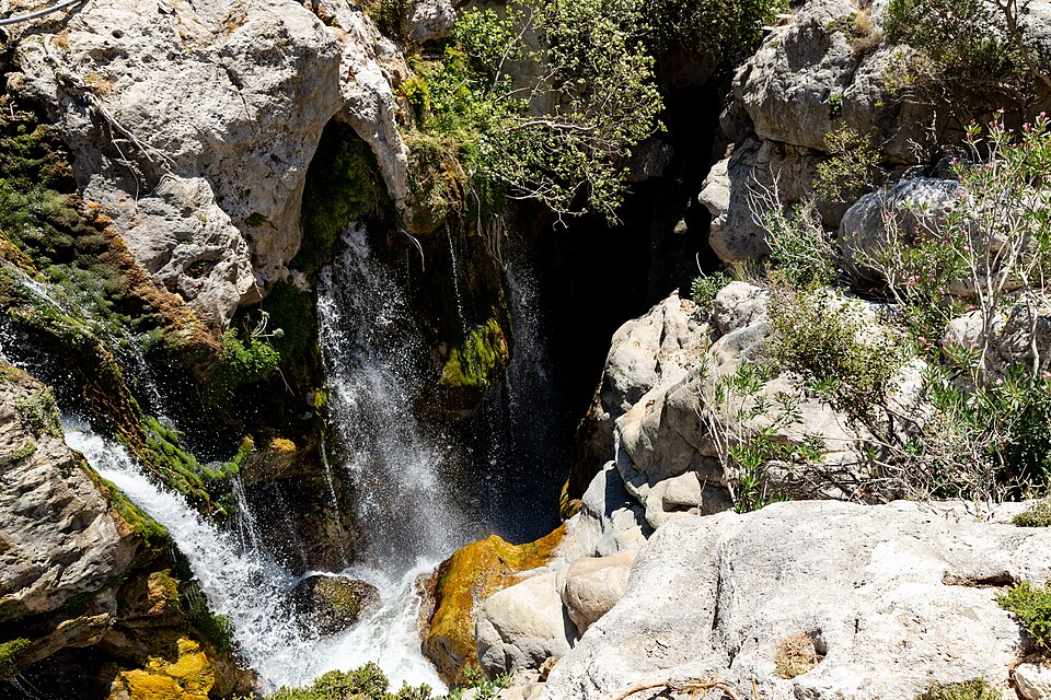 Kourtaliotiko waterfalls