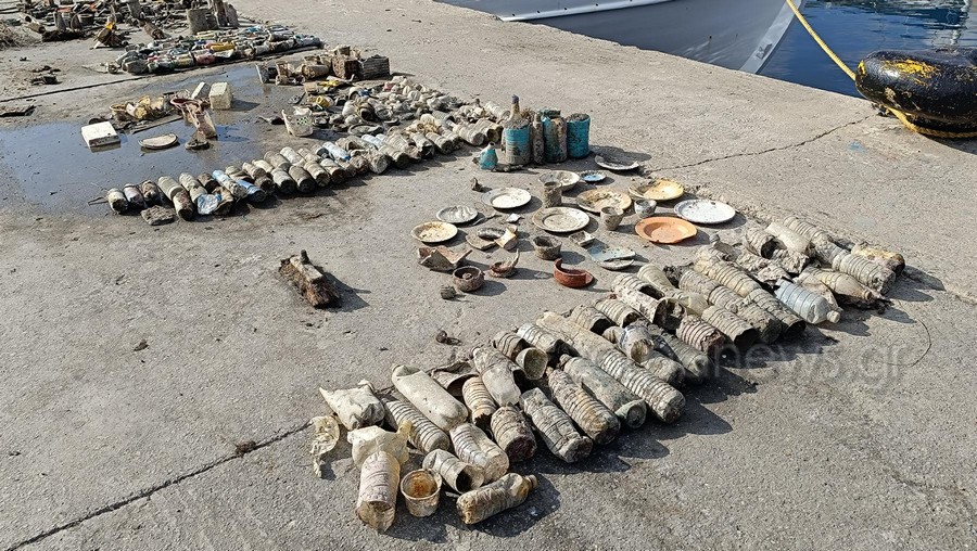 Sprzątanie Portu Weneckiego w Chania