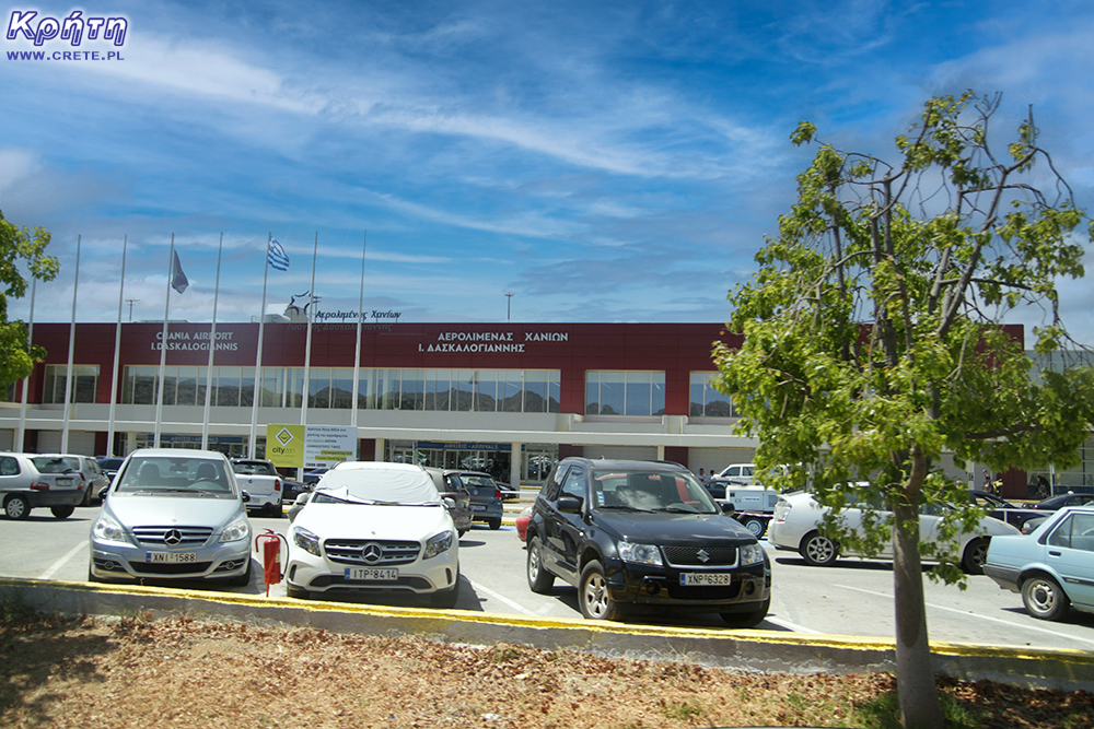 Chania - parking na lotnisku