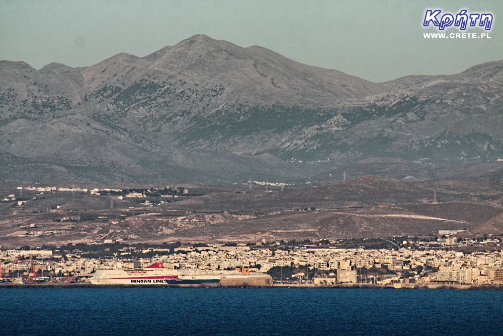 Heraklion z oddali