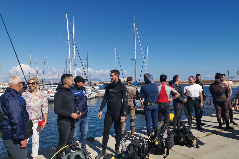 Cleaning at the Port