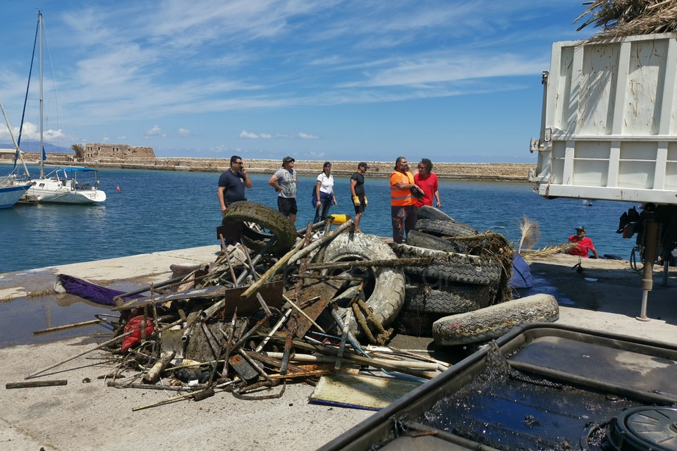 Cleaning at the Port