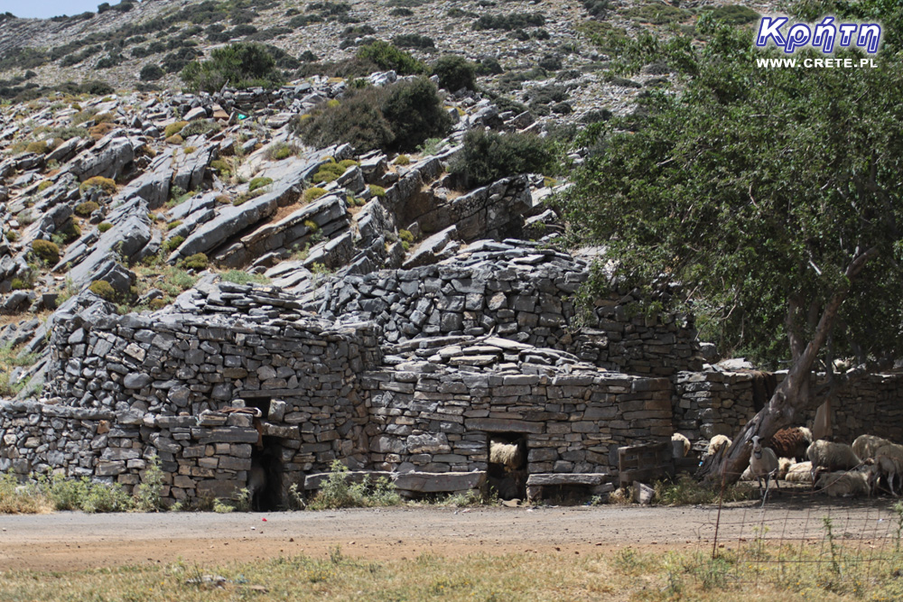 Mitata - stone shepherd huts in Crete