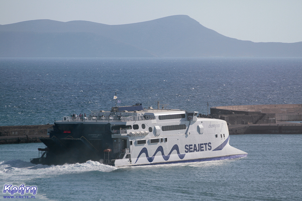 Statek wyrusza w rejs - Heraklion