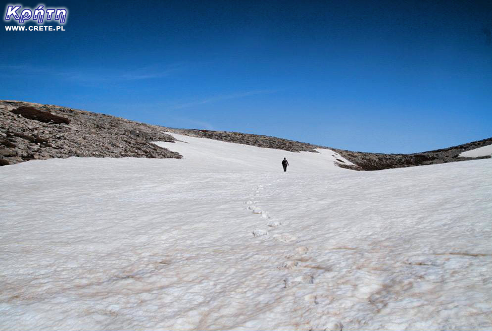 Trail leading to Psiloritis