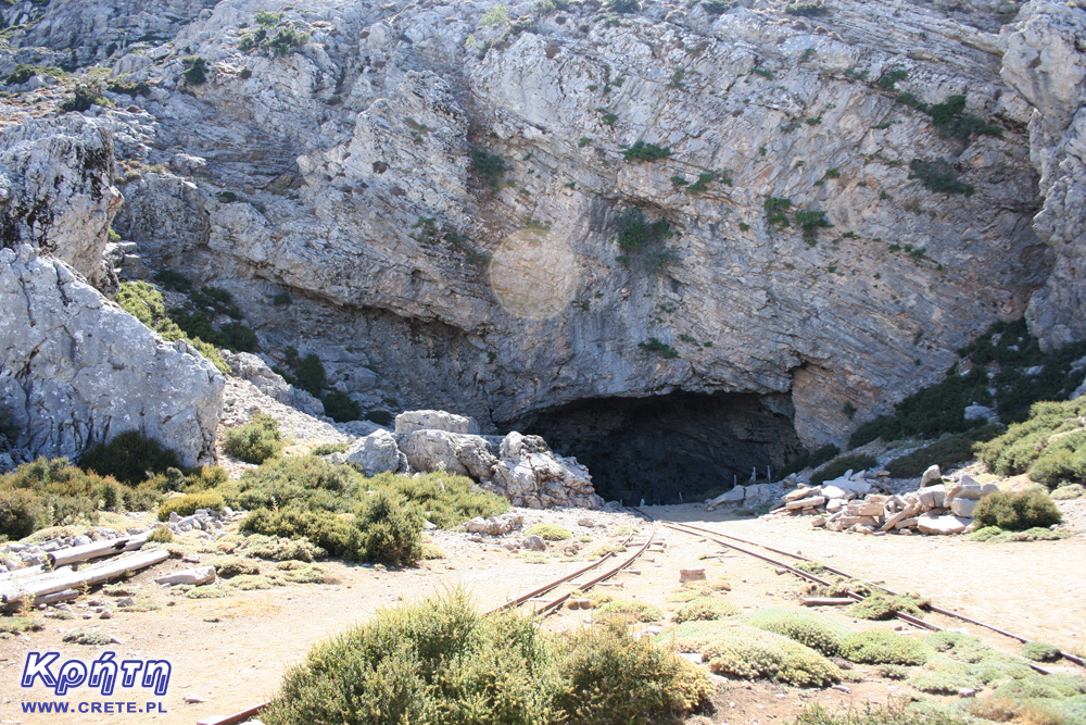 Idi Höhle