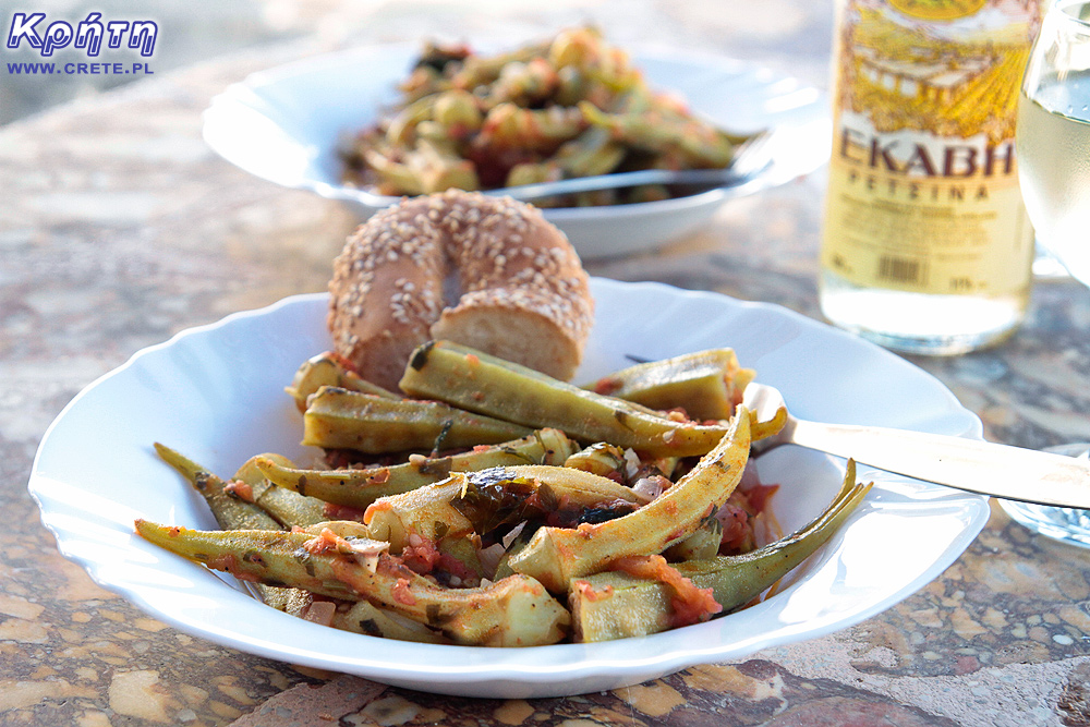 Okra in Tomaten