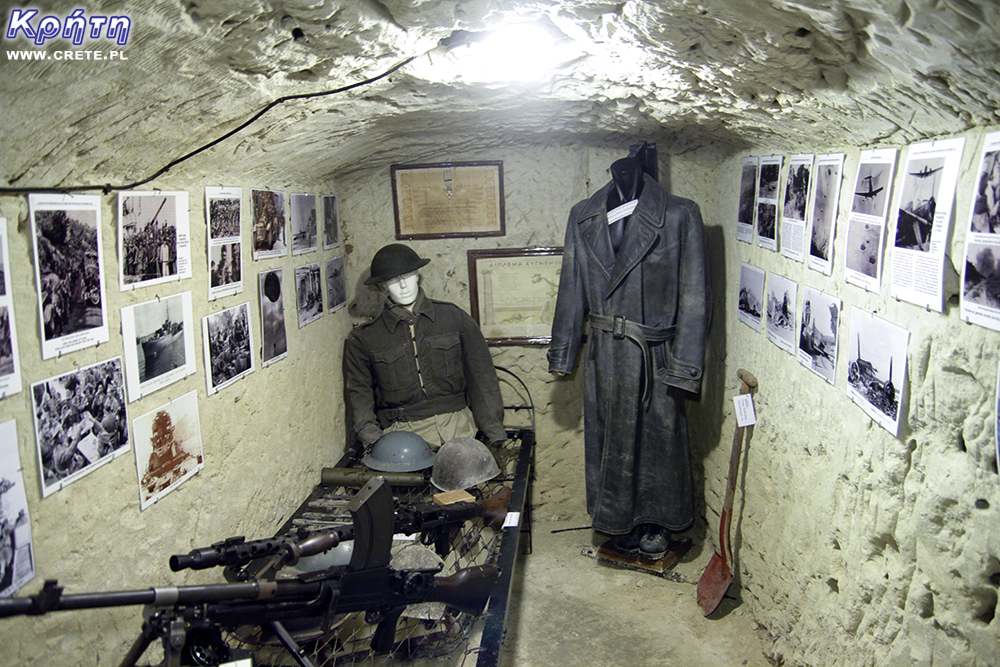 Tunnel in Platanias - Ausstellung