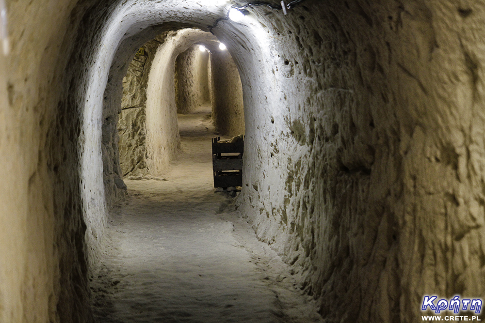 Tunnels in Platanias