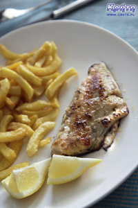 Fried fish with lemon