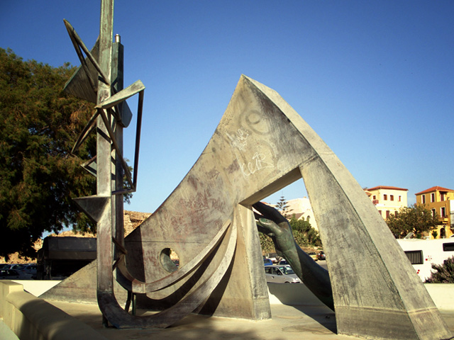 Pomnik upamiętnijący ofiary tej katastrofy - Nea Chora Chania