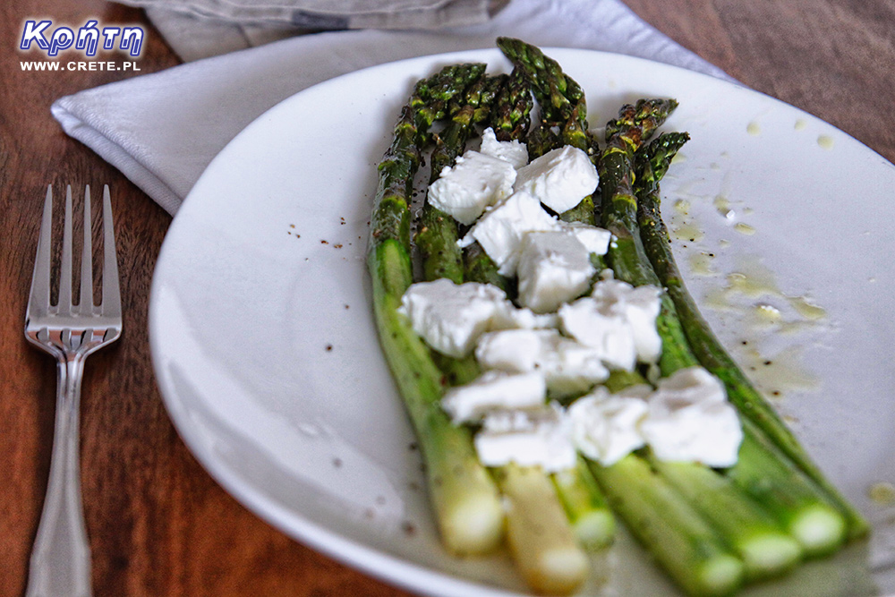 Asparagus with feta cheese