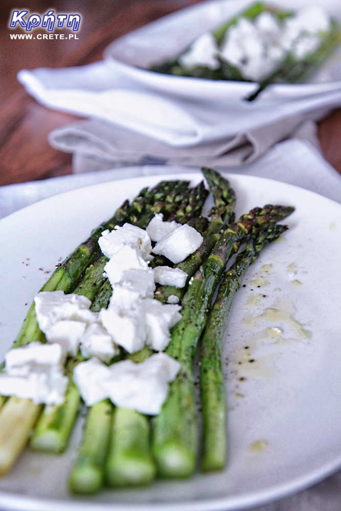 Asparagus with feta cheese