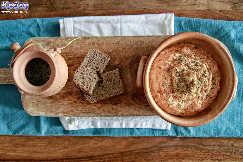 Tirokafteri mit gerösteten Paprika